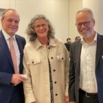 Dank und Ehrung an der MV des VZGV durch Präsident Thomas-Peter Binder und Vorstandsmitglied Brigitte Frick für das Engagement während der ersten Pandemie-Monaten 2020.